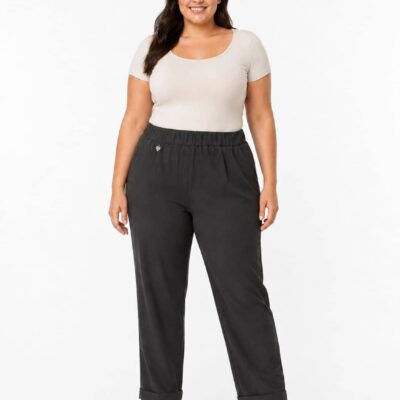 PANTALONE CURVY SCUBA CREPE CON CUORICINO TASCHE FINTE CARRE' SUL DIETRO ELASTICOAL PUNTO VITA 95%PL5%EA